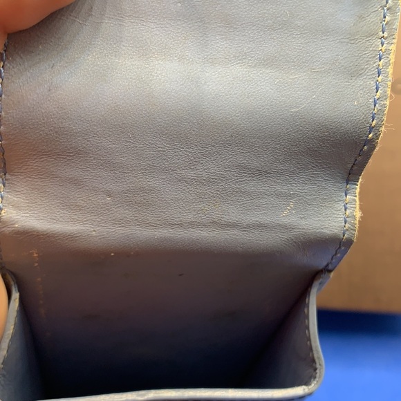 LOUIS VUITTON
Monogram Vernis “Greene” Lavender Cell Phone Holder - Picture 10 of 11